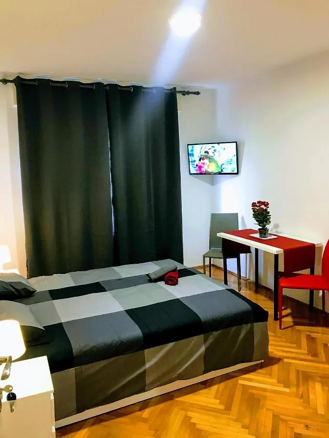 公寓式酒店 Pula Center Old Town Apartments And Rooms