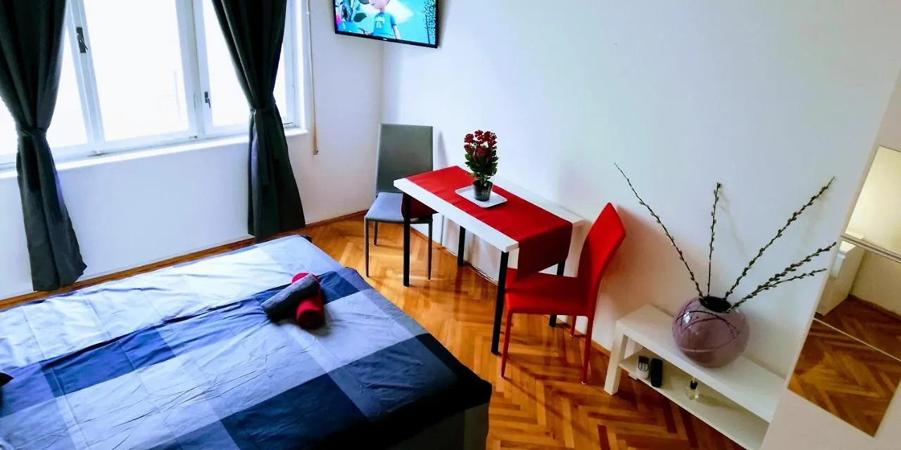 Pula Center Old Town Apartments And Rooms Hotel apartamentowy