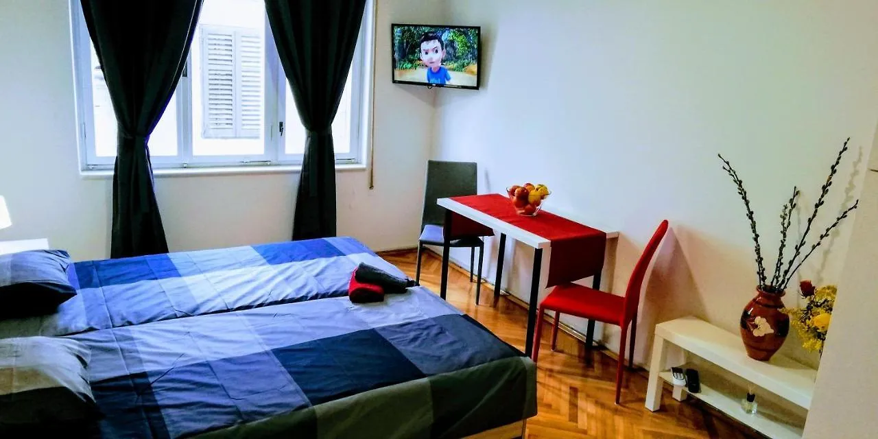 Hotel apartamentowy Pula Center Old Town Apartments And Rooms