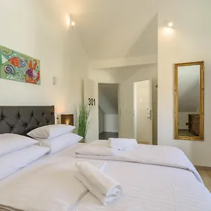 villa-white-trogir.hotels-in-trogir.com/